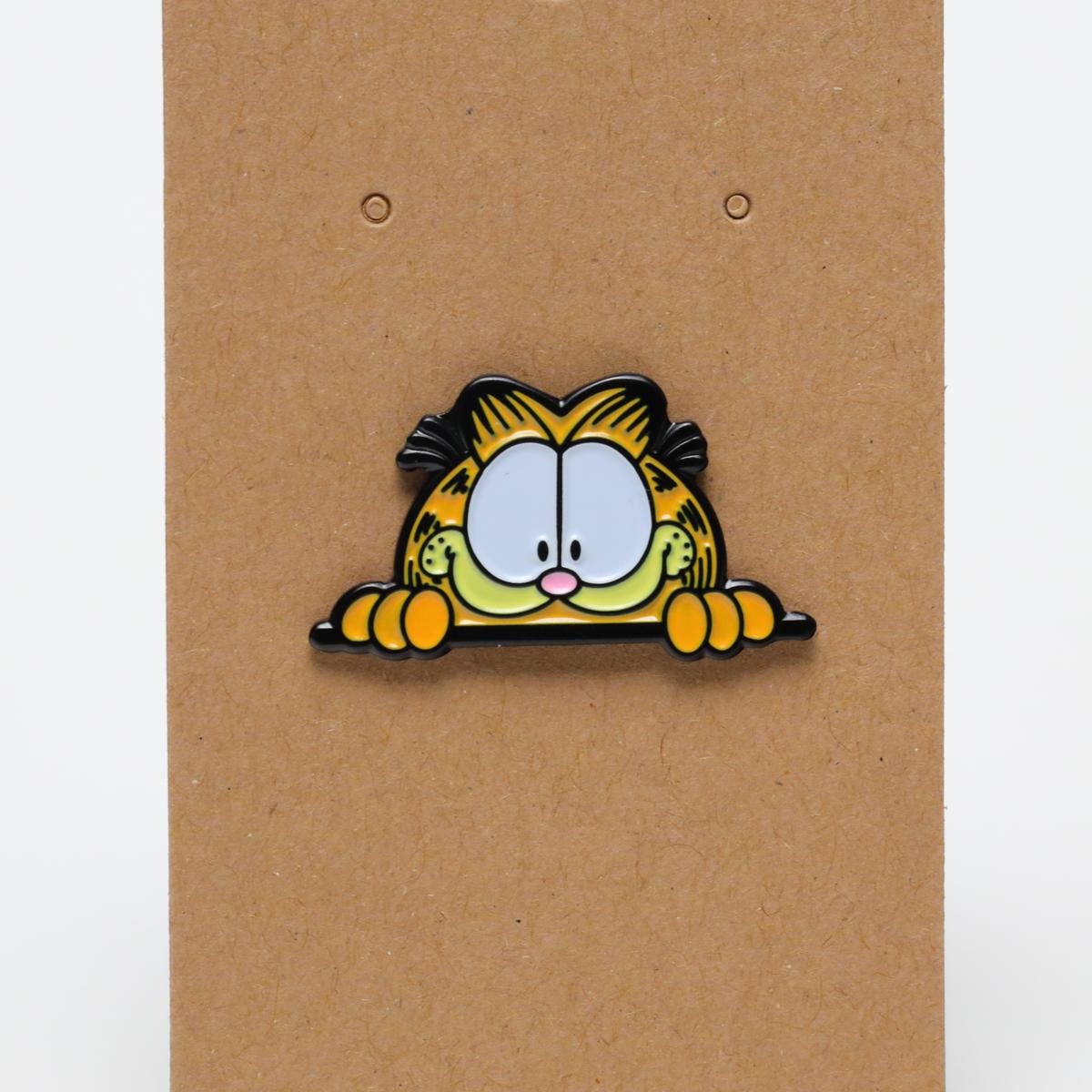 Garfield on Ledge Enamel Pin