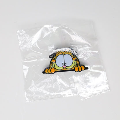 Garfield on Ledge Enamel Pin