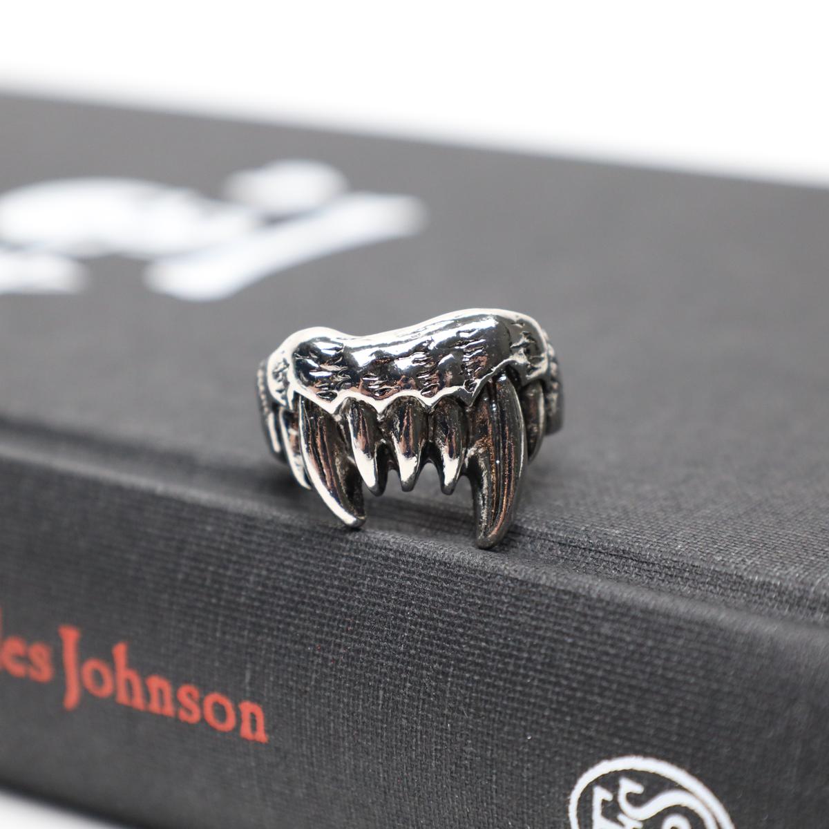 Punk Gothic Vampire Fang Ring (Size 10)