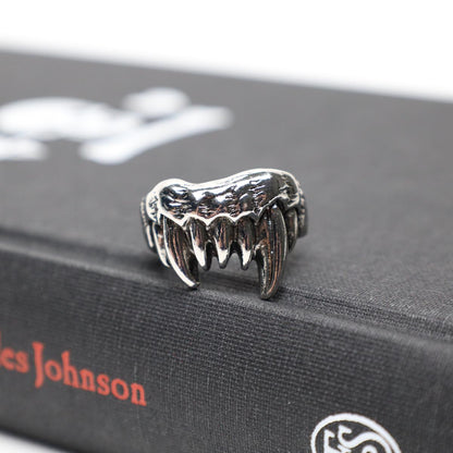 Punk Gothic Vampire Fang Ring (Size 10)