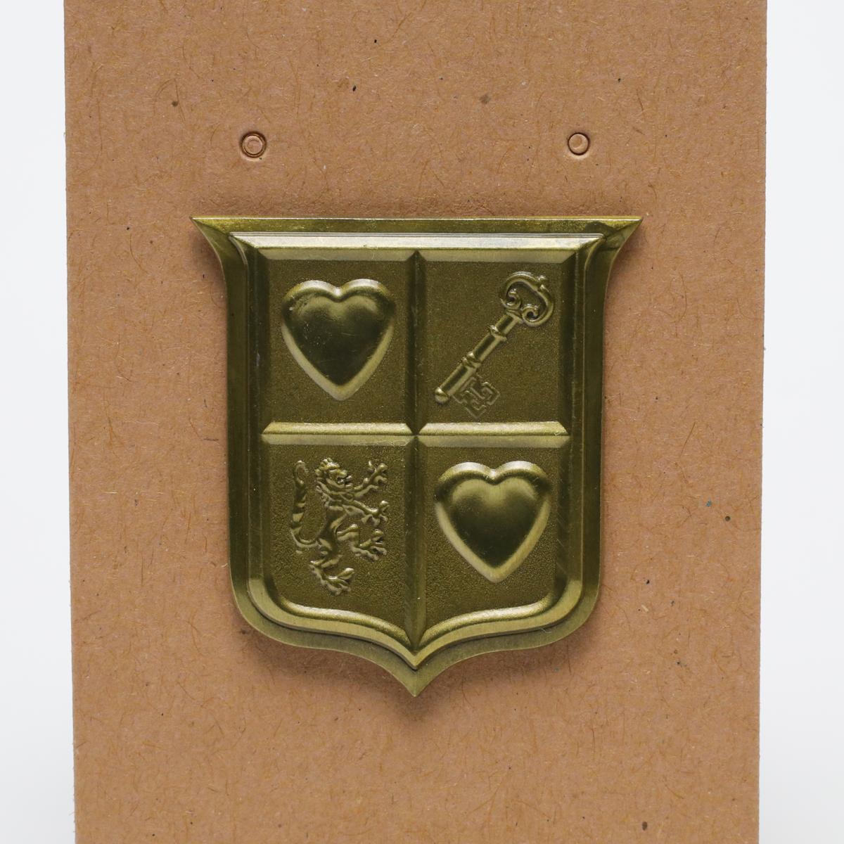 Retro Original Legend of Zelda Crest Brooch Pin